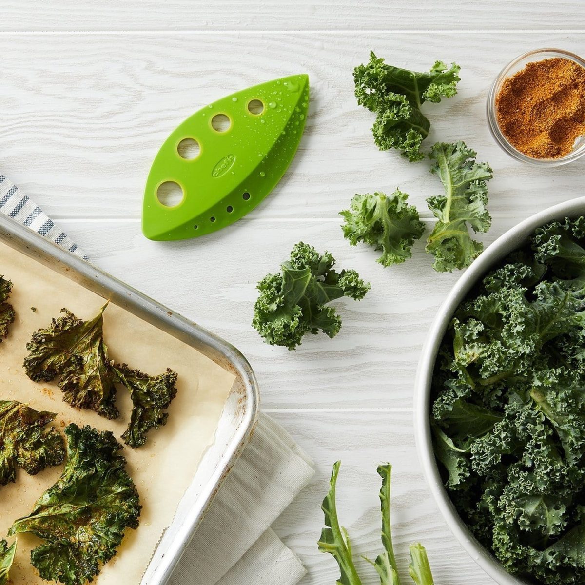 Chef'n LooseLeaf Kale and Greens Stripper, product photo 2